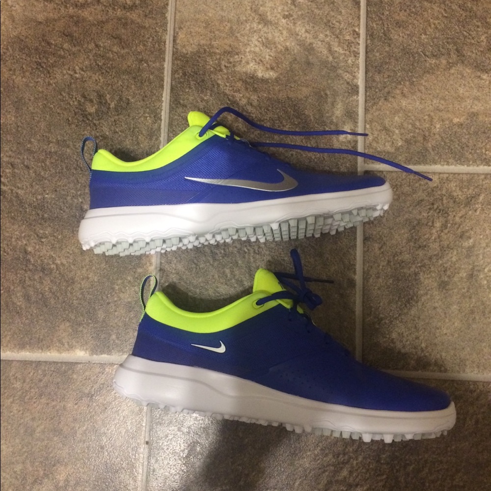 Nike Akamai Women’s Golf Shoes Cleats Gem
